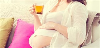 Mẹ bầu uống trà được không? Có tốt cho thai nhi không?