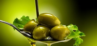 Có nên dùng dầu oliu trong chiên xào khi nấu ăn?