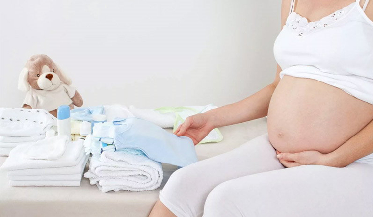 Chuẩn bị đồ đi sinh cần chuẩn bị những gì cho mẹ và bé?