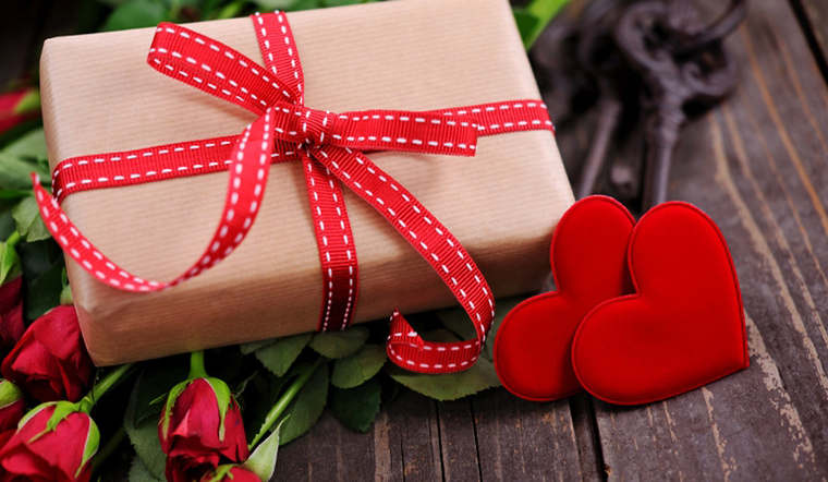 Trang trí hộp quà tặng Valentine, tặng là yêu ngay