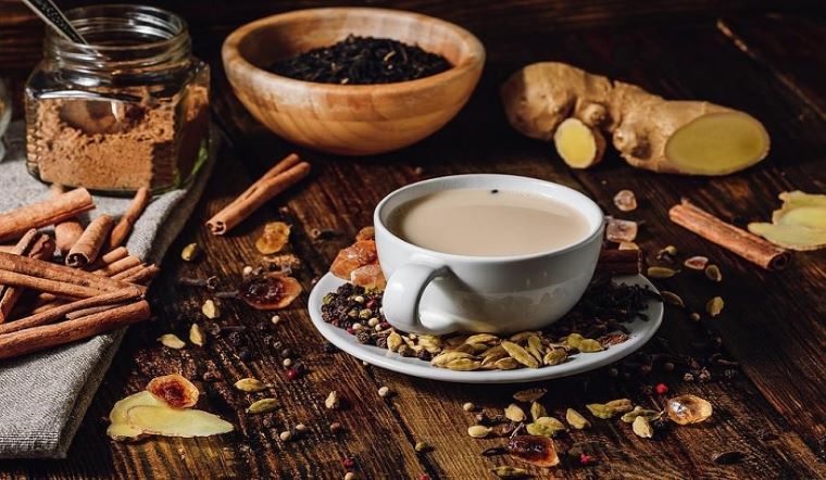 Học người Ấn Độ cách pha trà sữa kiểu mới thơm ngon tốt cho sức khỏe