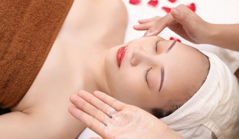Massage mặt: Nguyên liệu và tinh dầu massage mặt nào tốt?