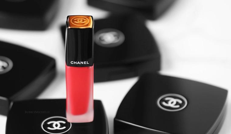 Review son Chanel 148 Libere đỏ tươi cho đôi môi đỏ mọng, căng bóng