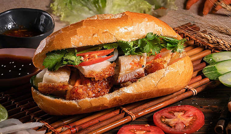 Cách làm bánh mì heo quay thơm ngon cho bữa sáng dinh dưỡng