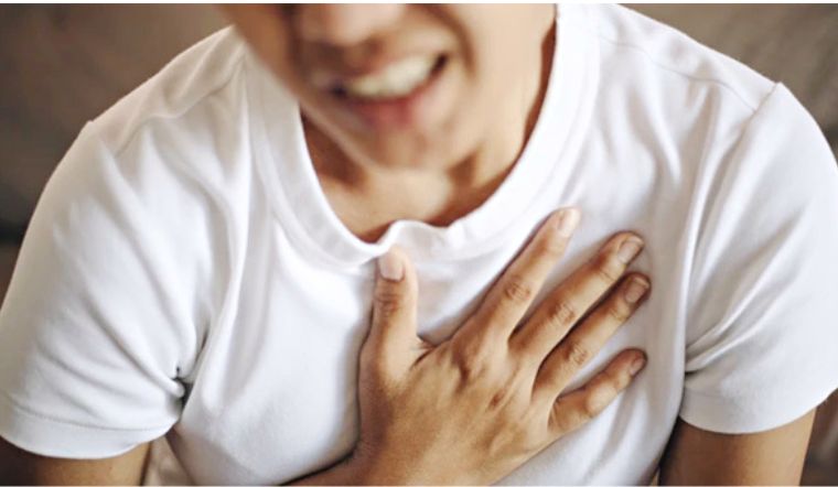 Tức ngực khó thở nên làm gì? Biện pháp giảm tình trạng khó thở