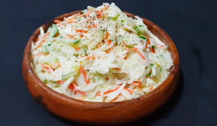 Chi tiết cách thức salad cải bắp trộn Mayonnaise đặc biệt dễ dàng bên trên nhà