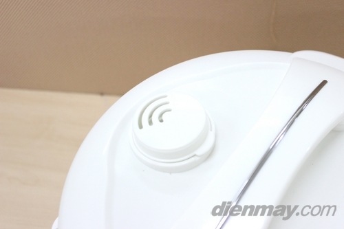 Nồi cơm điện Kangaroo KG376 nắp lỗ thoát hơi tháo rời