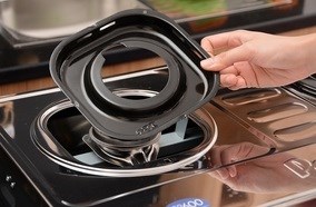 Mâm hứng chống gỉ sét, dễ dàng chùi rửa, vệ sinh