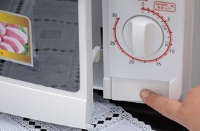 Cửa mở dạng nút ấn