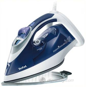 Bàn ủi hơi nước Tefal FV5266 Khả năng phun hơi nước giúp đối phó dễ dàng với mọi nếp nhăn trên quần áo