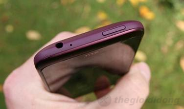 Cạnh trên cùng của HTC Rhyme 