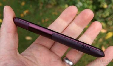 HTC Rhyme với thiết kế nhỏ gọn vừa lòng bàn tay