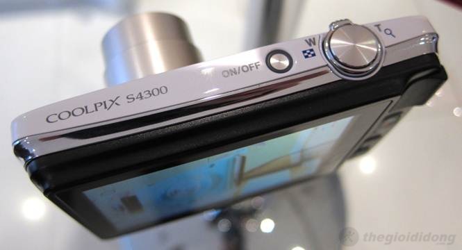 Nikon Coolpix S4300 gọn nhẹ
