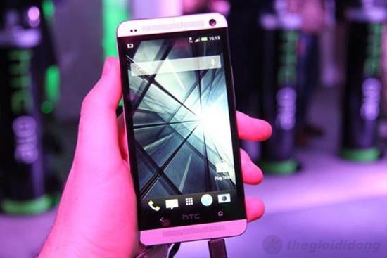 Màn hình HTC One cho góc nhìn rộng và sắc nét