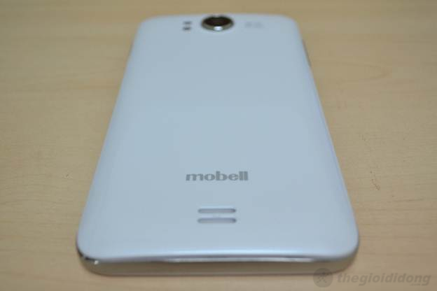 Mặt sau của Mobell S98 với loa và camera Mặt sau của Mobell S98 với loa và camera