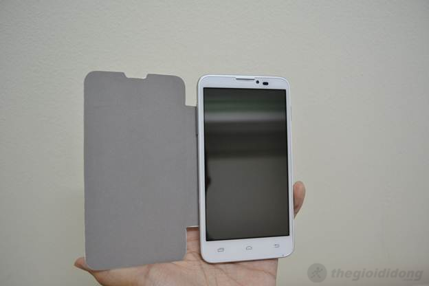 Ngoài Flip Cover, Mobell S98 còn đi kèm sạc dự phòng 2500mAh Ngoài Flip Cover, Mobell S98 còn đi kèm sạc dự phòng 2500mAh