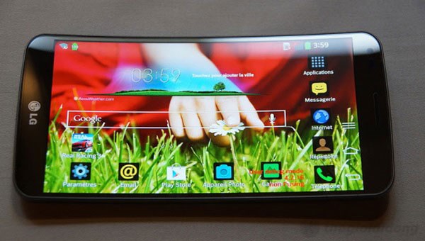 LG G Flex với màn hình cong OLED 6 inch sắc nét đến từng chi tiết
