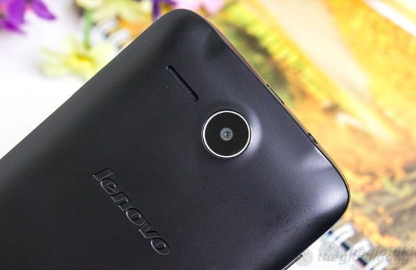 Lenovo A680 với camera 5MP