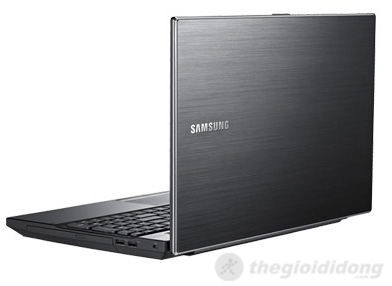 Lớp vỏ Duracase chống trầy của Samsung 300V4Z nhìn rất sang trọng