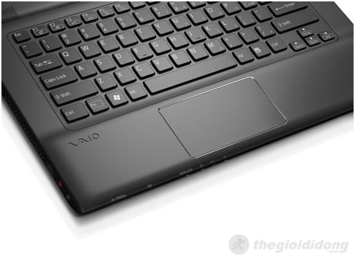 Sony Vaio SVE14112EG có bàn phím cùng touchpad được thiết kế rất tốt