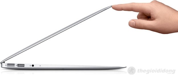 Macbook Air với độ mỏng ấn tượng với 3 mm ở nơi mỏng nhất và 17 mm nơi dày nhất