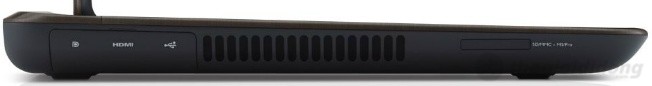 Cạnh bên trái gồm ngõ  xuất hình ảnh HDMI và VGA, một cổng USB 2.0, khe tả nhiệt và khe cắm thẻ nhớ 4  in 1.