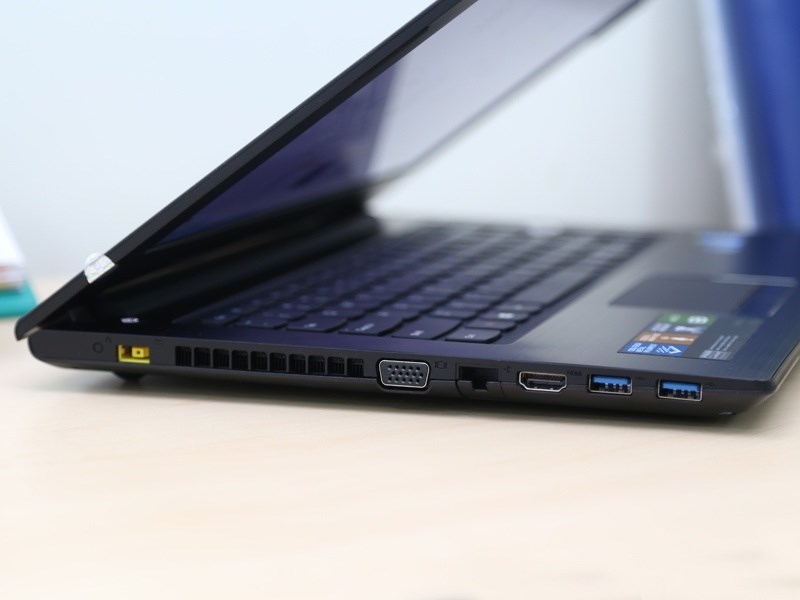 Lenovo S410 sở hữu bàn phím rộng