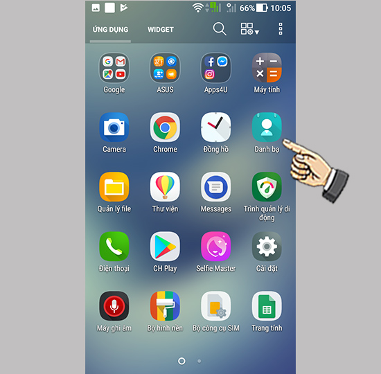 Bước 1: Vào danh bạ.