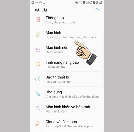 Bước 1: Bạn vào cài đặt chọn màn hình.