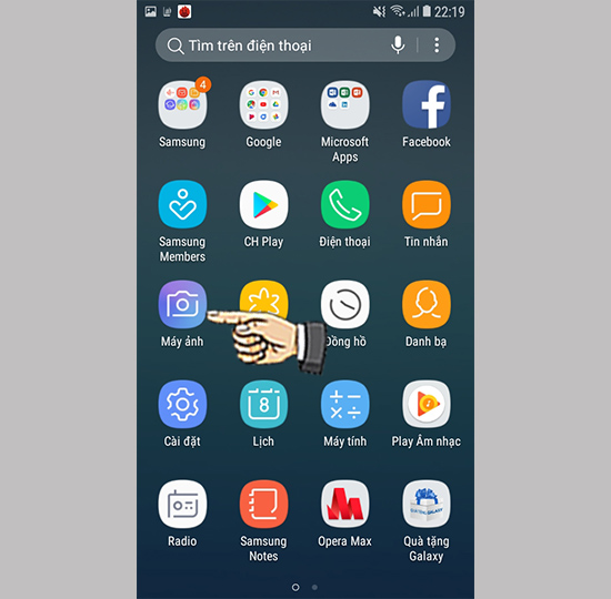 Bước 1: Vào máy ảnh.