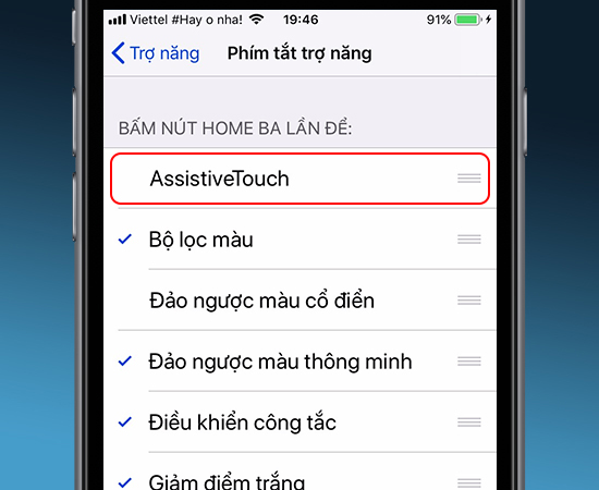 Tích chọn phím tắt AssistiveTouch