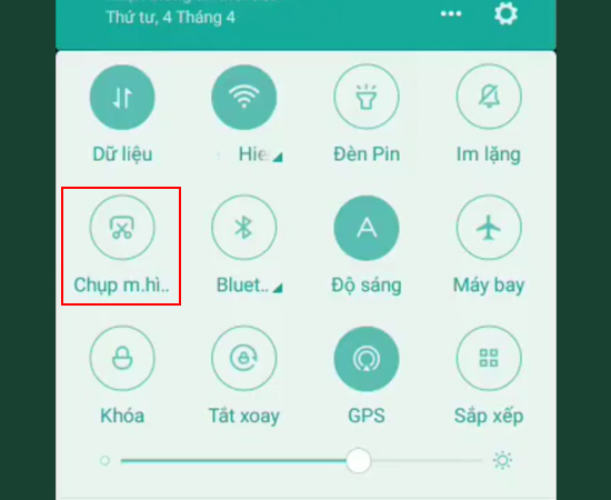 Bước 2: Chọn nút Chụp màn hình. Ảnh sẽ được lưu lại vào thư viện trên điện thoại.