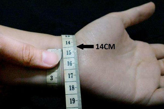 Cách đó cổ tay để chọn đồng hồ phù hợp