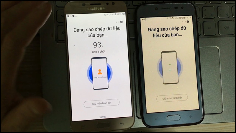 Đang chuyển dữ liệu giữa 2 thiết bị Android