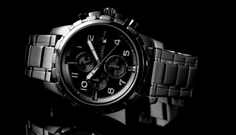 Mẫu đồng hồ Fossil trang bị nhiều tính năng đặc biệt