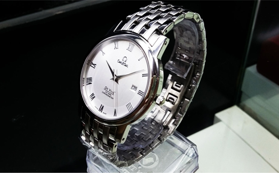đồng hồ Omega