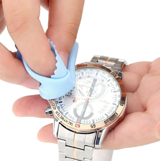 đánh bóng mặt đồng hồ mặt kính Sapphire và vỏ titan