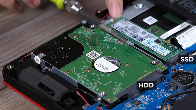 2 Ổ cứng SSD và HDD
