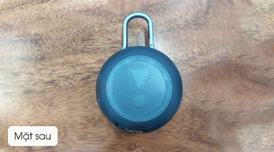 Mặt sau loa JBL Clip 3