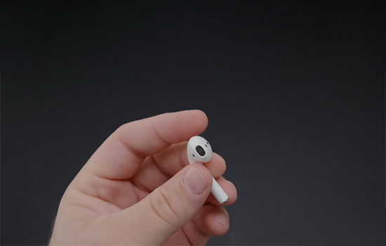 Cách vệ sinh AirPods, EarPods và hộp đựng