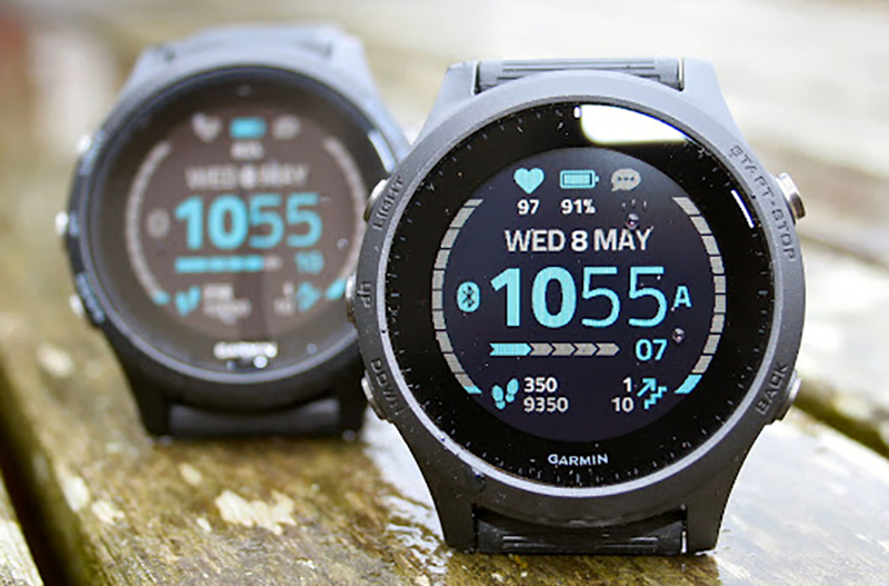 Đồng hồ Garmin Forerunner 945 sở hữu dây đồng hồ silicone mềm mại