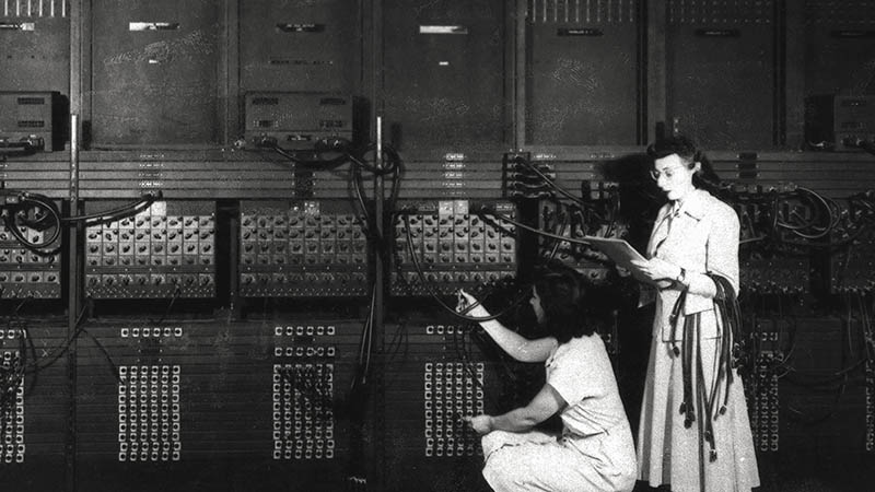 Máy tính đầu tiên ENIAC