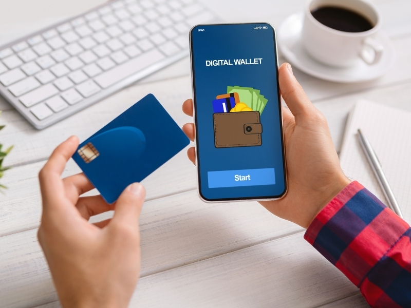 Ví điện tử còn được biết đến với tên gọi digital wallet hoặc e-wallet