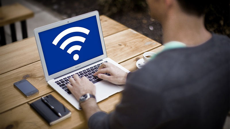 Chuẩn bị điện thoại, máy tính, Wi-Fi sẵn sàng