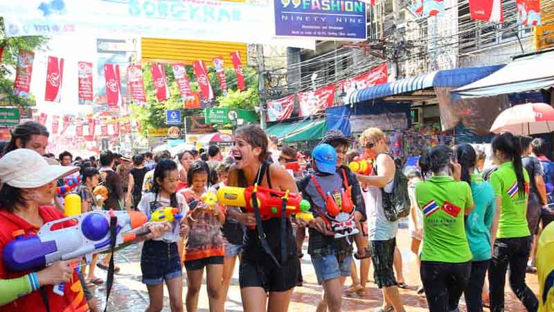Chọn quần áo cũ và mau khô