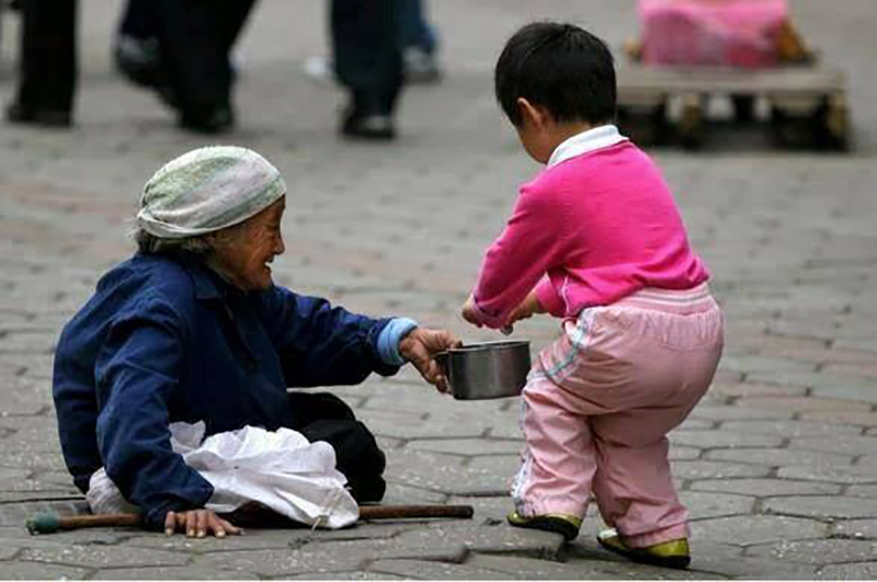 Các Phật tử nên làm nhiều việc thiện, giúp đỡ những mảnh đời khó khăn hơn mình