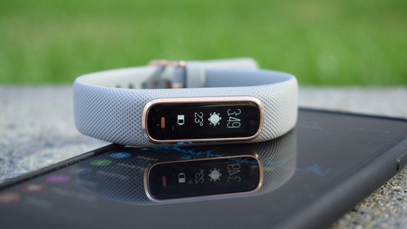 Garmin Vivosmart 4 dây silicone thiết kế đẹp mắt