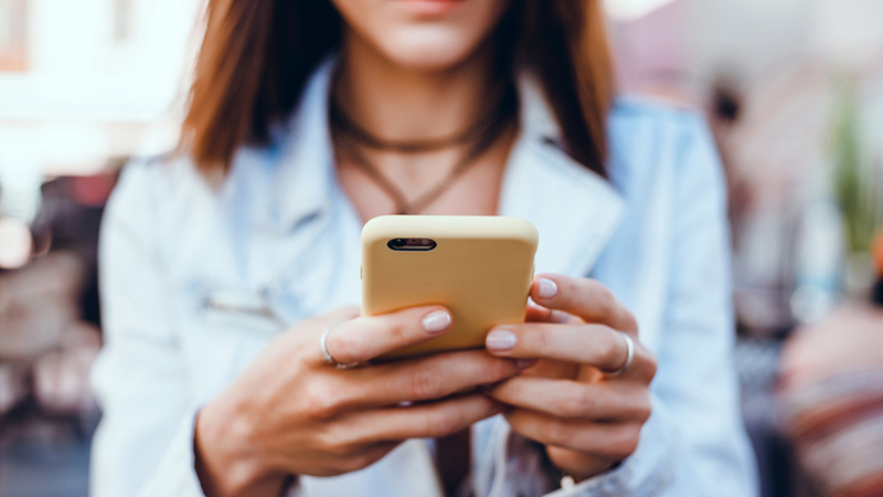 Dùng điện thoại để tra từ trên các trang từ điển online