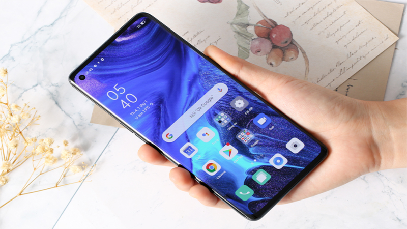 OPPO Reno4 Pro có thiết kế màn hình siêu tràn viền