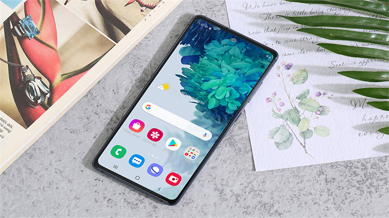 Samsung Galaxy S20 FE sở hữu màn hình tràn viền Infinity-O
